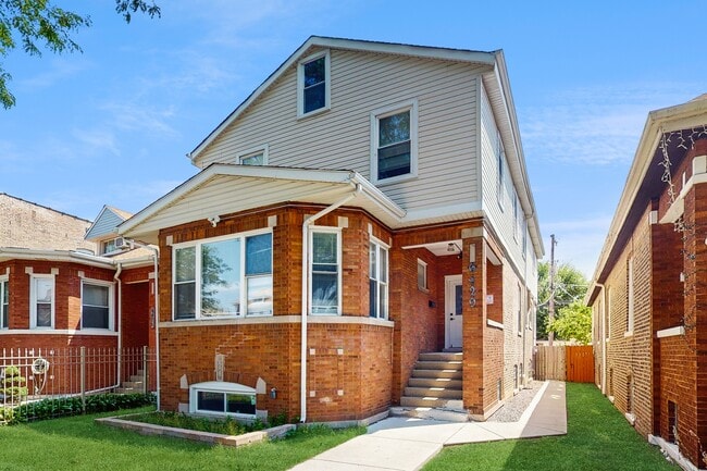 property at 6429 S California Ave