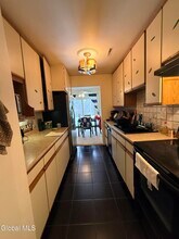 120 Donna Lynn Dr in East Greenbush, NY - Building Photo - Building Photo