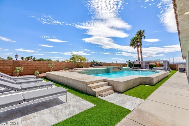 6525 Ponderosa Way in Las Vegas, NV - Building Photo - Building Photo