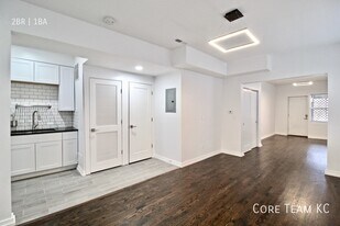 7 E 38th St in Kansas City, MO - Building Photo