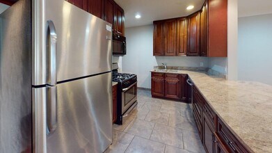 1097 25th Ave SE-Unit -1 in Minneapolis, MN - Building Photo - Building Photo