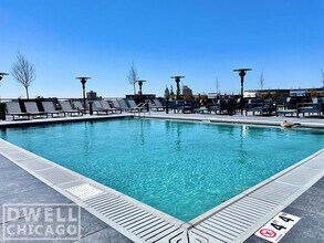 3474 N Broadway St, Unit 1B in Chicago, IL - Building Photo - Building Photo