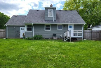 W158N9026 Charles Dr in Menomonee Falls, WI - Building Photo - Building Photo