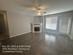 2525 McArthur Landing Cir in Fayetteville, NC - Foto de edificio - Building Photo