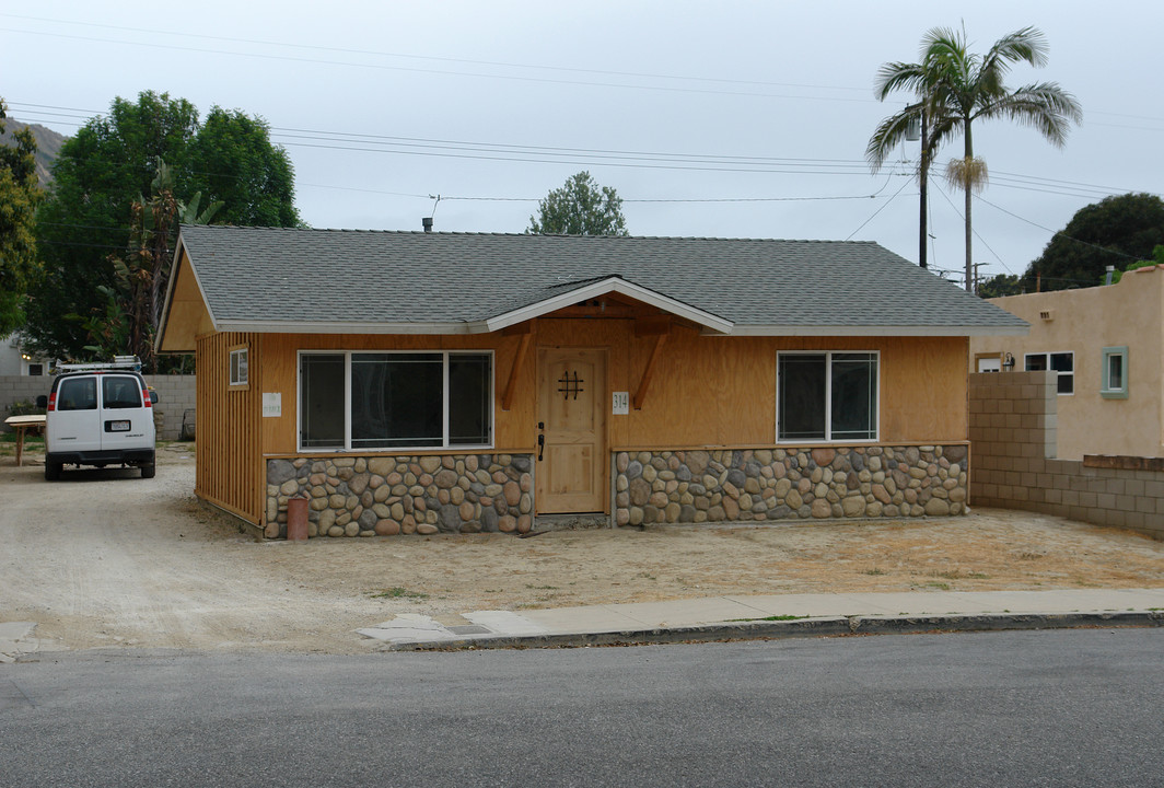 314 E Vince St in Ventura, CA - Foto de edificio