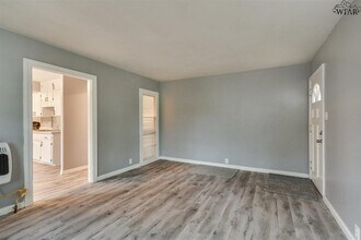 523 W Inwood Dr in Wichita Falls, TX - Building Photo - Building Photo