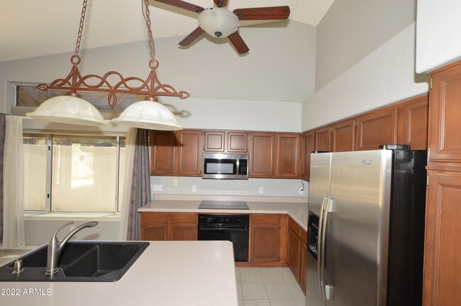 1322 E Briarwood Terrace in Phoenix, AZ - Building Photo - Building Photo