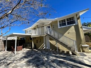 203 W Crest Ave, Unit 203 W Crest unit B in Tampa, FL - Building Photo - Building Photo