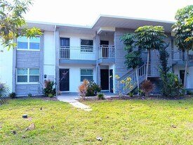 116 Southwest Jefferson Cir N in St. Petersburg, FL - Building Photo