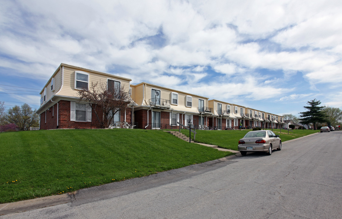 Caprice Chateau Apartments in Overland Park, KS - Foto de edificio