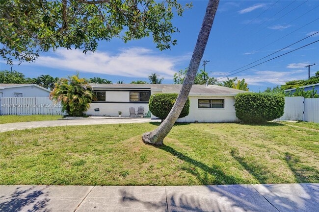 9910 Bahama Dr in Cutler Bay, FL - Building Photo - Building Photo