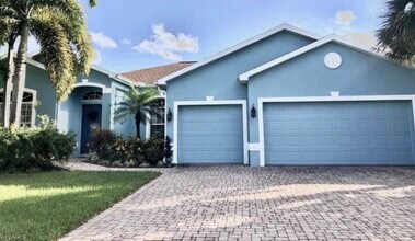 17410 Sterling Lake Dr in Ft. Myers, FL - Foto de edificio - Building Photo