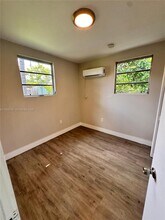784 NW 100th St in Miami, FL - Building Photo - Building Photo