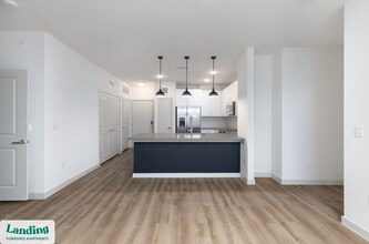 11214 N FM 620 in Austin, TX - Foto de edificio - Building Photo