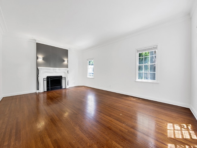 7467 Hollywood Blvd, Unit 5