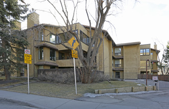 808 4th Ave NW in Calgary, AB - Building Photo - Building Photo