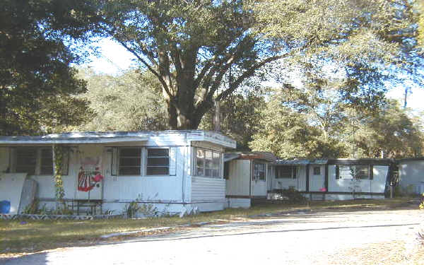 Bonny Shore Mobile Home Park in Lakeland, FL - Foto de edificio