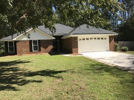 170 Rosemont Ct in Richmond Hill, GA - Building Photo