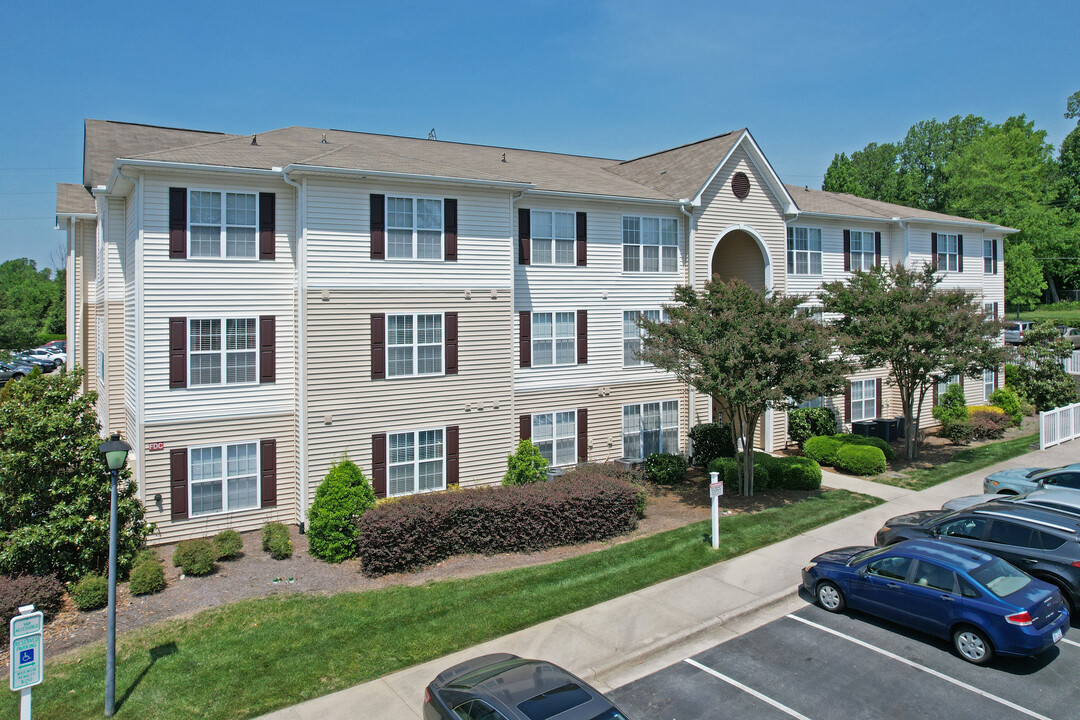 Andover Park in Greensboro, NC - Building Photo