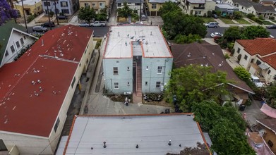 4537-4539 W 17th St in Los Angeles, CA - Building Photo - Building Photo