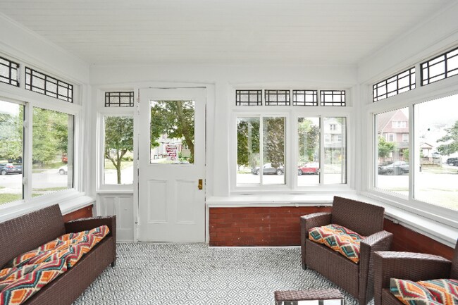 664 Auburn Ave in Buffalo, NY - Building Photo - Building Photo