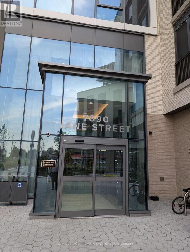 7890 Jane St in Vaughan, ON - Building Photo - Building Photo