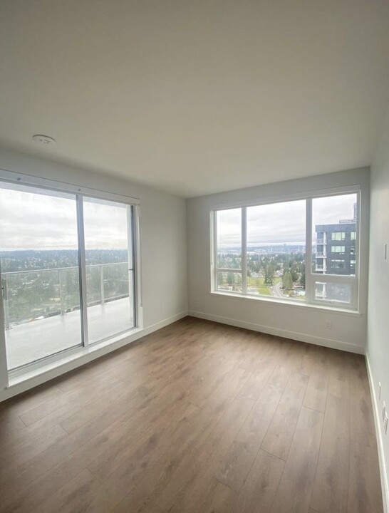 13387 Old Yale Rd in Surrey, BC - Building Photo