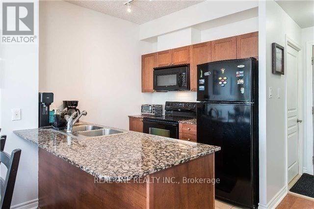 3525-3525 Kariya Dr in Mississauga, ON - Building Photo - Building Photo