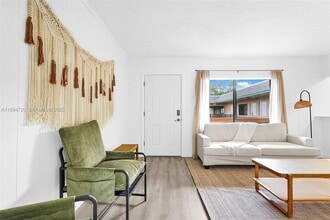 13210 Memorial Hwy in Miami, FL - Building Photo - Building Photo