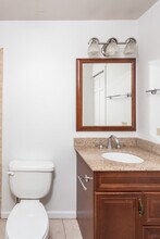 163 W Division St in Chicago, IL - Building Photo - Building Photo