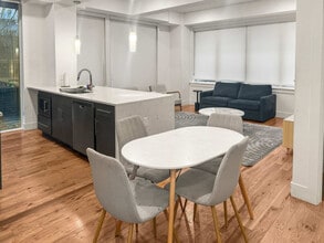 236 W Thompson St in Philadelphia, PA - Foto de edificio - Building Photo