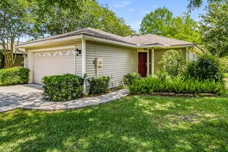 2721 R S Bailey Dr in Jacksonville, FL - Foto de edificio - Building Photo