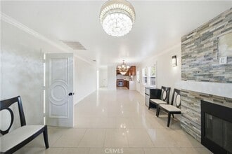 6325 Marbrisa Ave in Huntington Park, CA - Foto de edificio - Building Photo