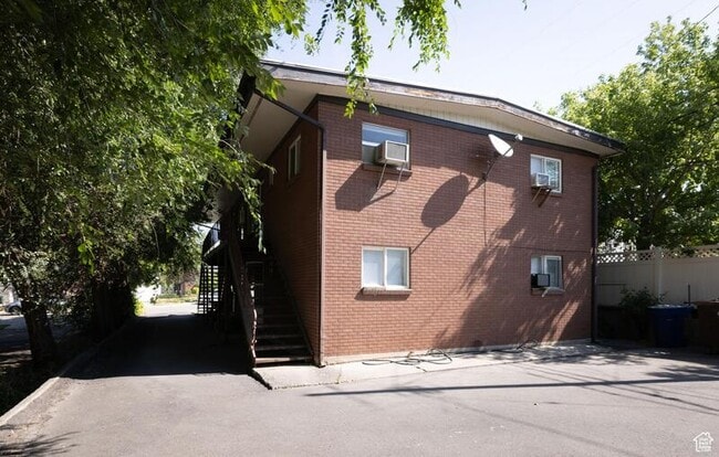 938 Lowell Ave S in Salt Lake City, UT - Building Photo - Building Photo