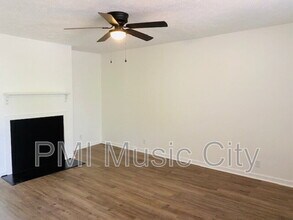 206 Reeves St in Dickson, TN - Building Photo - Building Photo