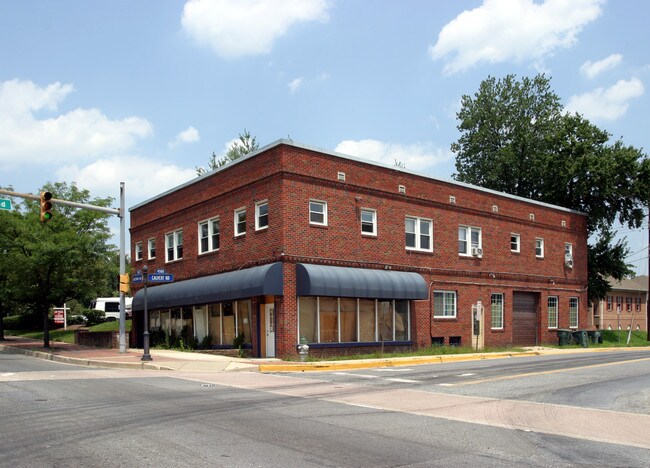 University Partnership in College Park, MD - Foto de edificio - Building Photo
