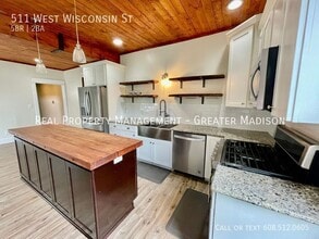 511 W Wisconsin St in Portage, WI - Building Photo - Building Photo