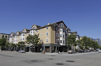 555 10th Street Apartments in Oakland, CA - Building Photo - Building Photo