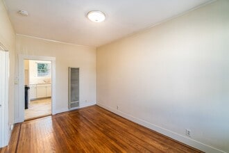 2811 Encinal Ave in Alameda, CA - Building Photo - Building Photo