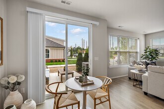 Parkways of Auburn Hills in Auburn Hills, MI - Building Photo - Building Photo