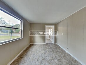 1584 W 27th St in Jacksonville, FL - Foto de edificio - Building Photo