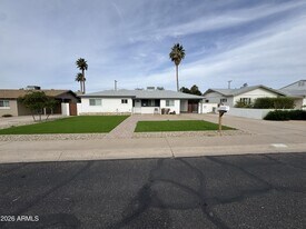 5444 E Pinchot Ave in Phoenix, AZ - Building Photo