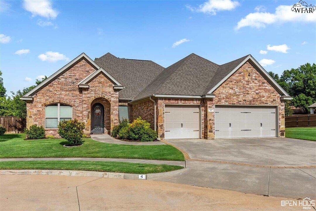 4 Pillars Ct in Wichita Falls, TX - Building Photo