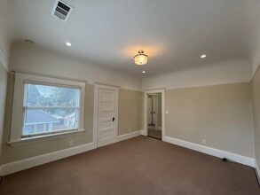 2514 Central Ave, Unit #D in Alameda, CA - Building Photo - Building Photo