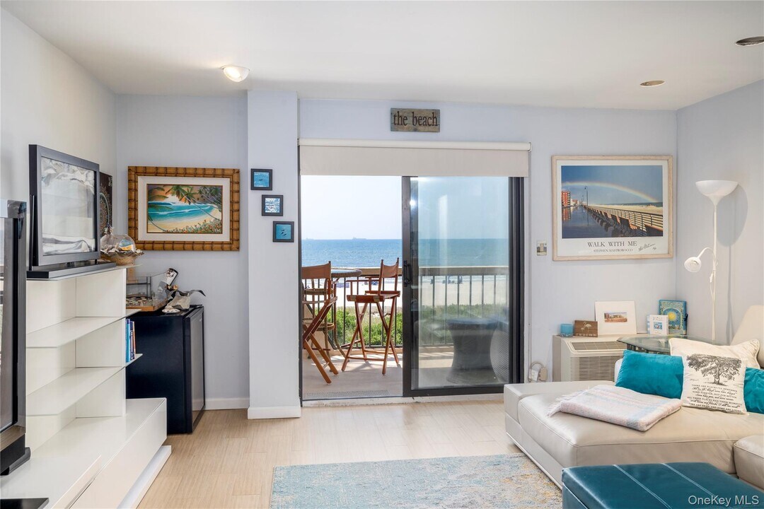 360 Shore Rd in Long Beach, NY - Building Photo