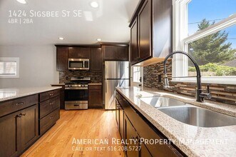 1424 Sigsbee St SE in Grand Rapids, MI - Building Photo - Building Photo