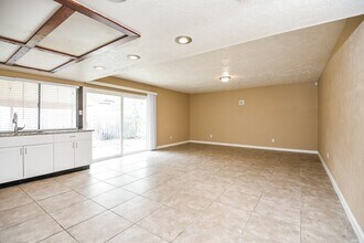 14606 Leacrest Dr in Houston, TX - Building Photo - Building Photo