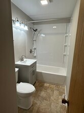 6038 Urbandale Ave in Des Moines, IA - Building Photo - Building Photo