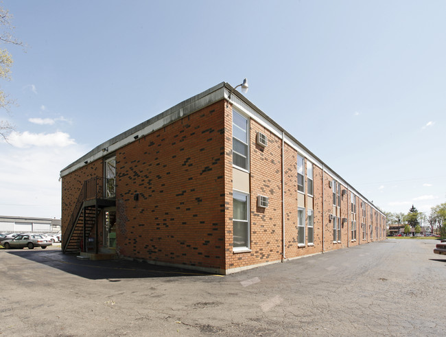 Wayne Apartments in Wayne, MI - Foto de edificio - Building Photo