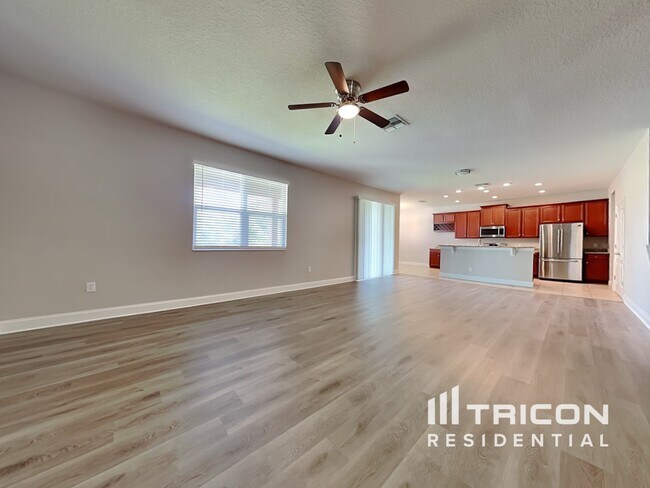 10636 Laguna Plains Dr in Riverview, FL - Foto de edificio - Building Photo